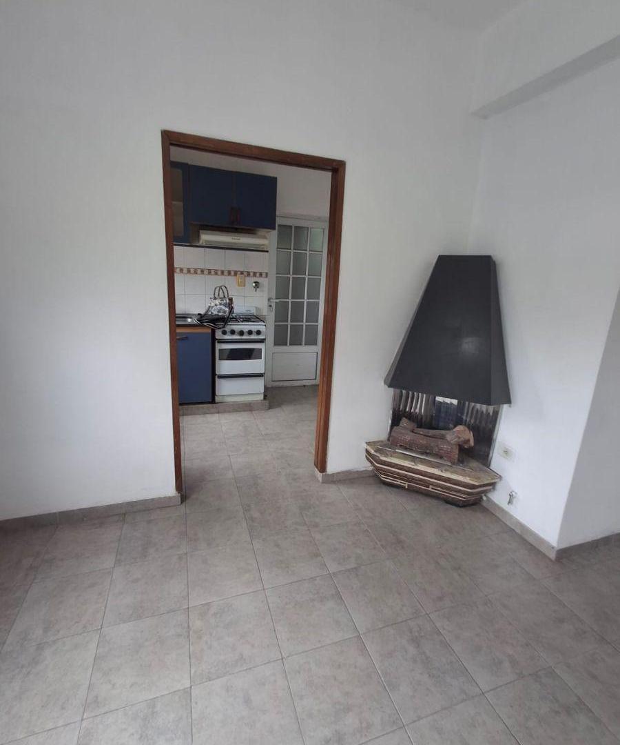 Foto de Venta Departamento 2 ambientes a mts. de Av. H. Yrigoyen, Sin Expensas, imagen 4
