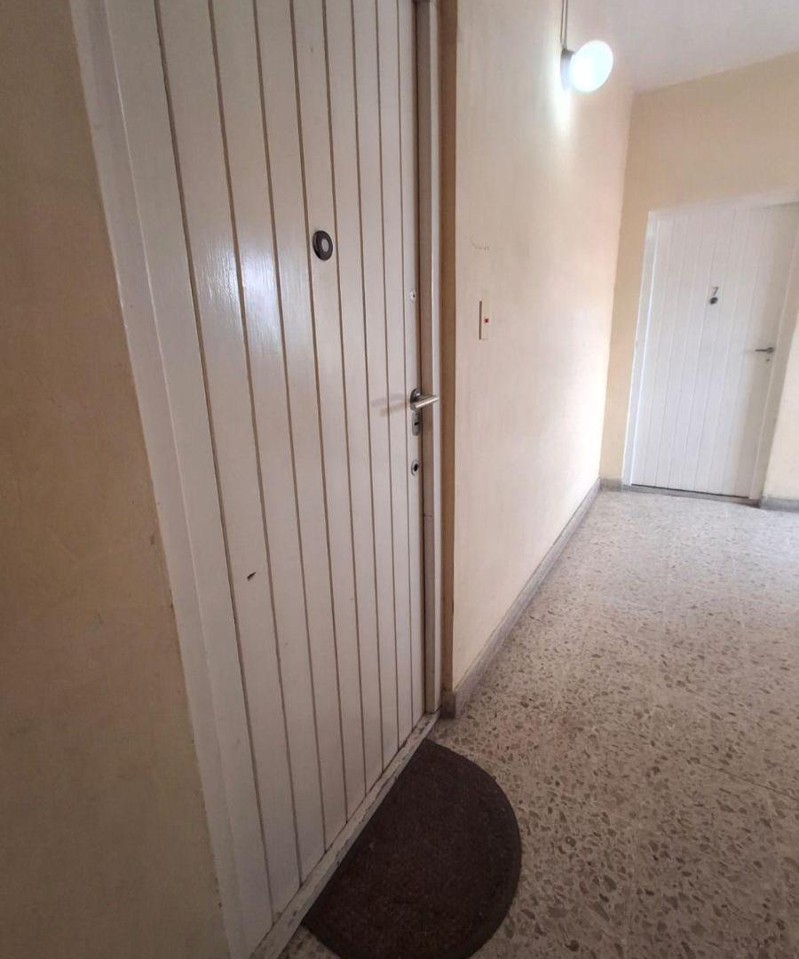 Foto de Venta Departamento 2 ambientes a mts. de Av. H. Yrigoyen, Sin Expensas, imagen 1