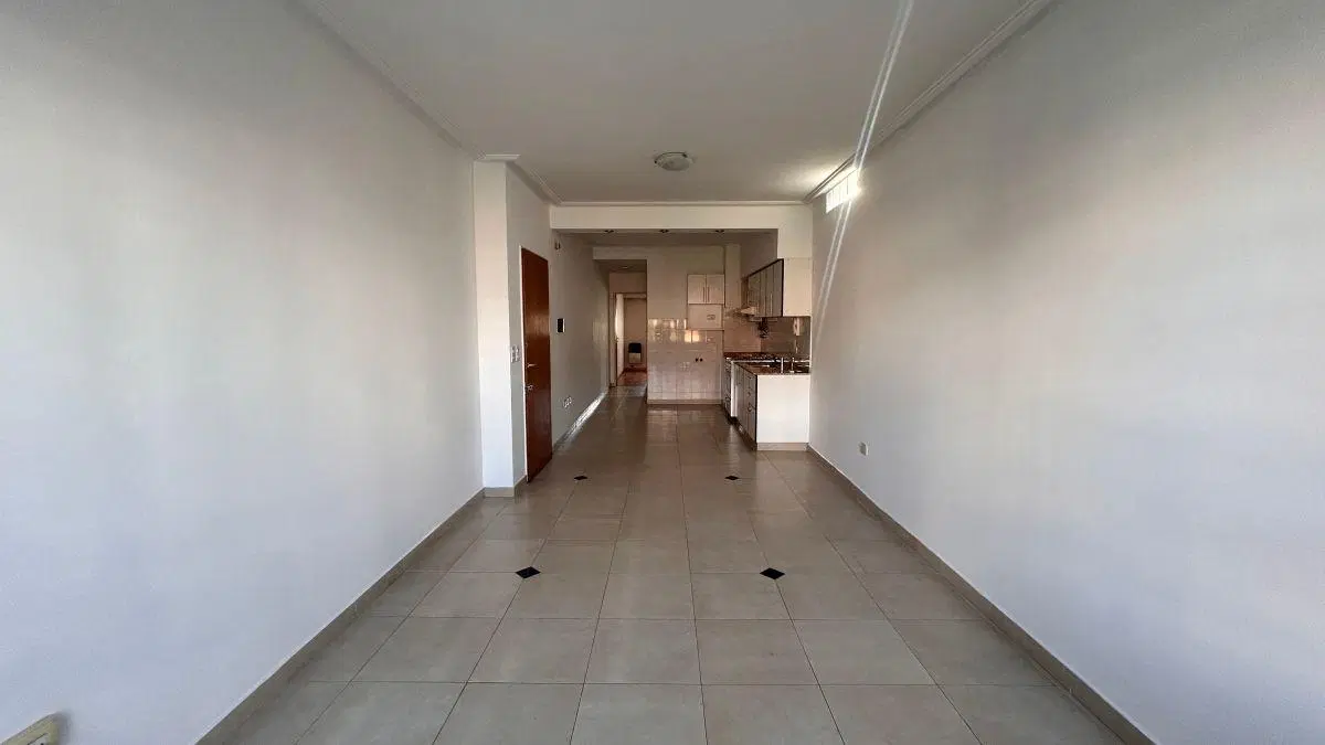 Alquiler Departamento 2 ambientes c/Balcón al Fte. - A 50 Mts de Av. H. Yrigoyen 3