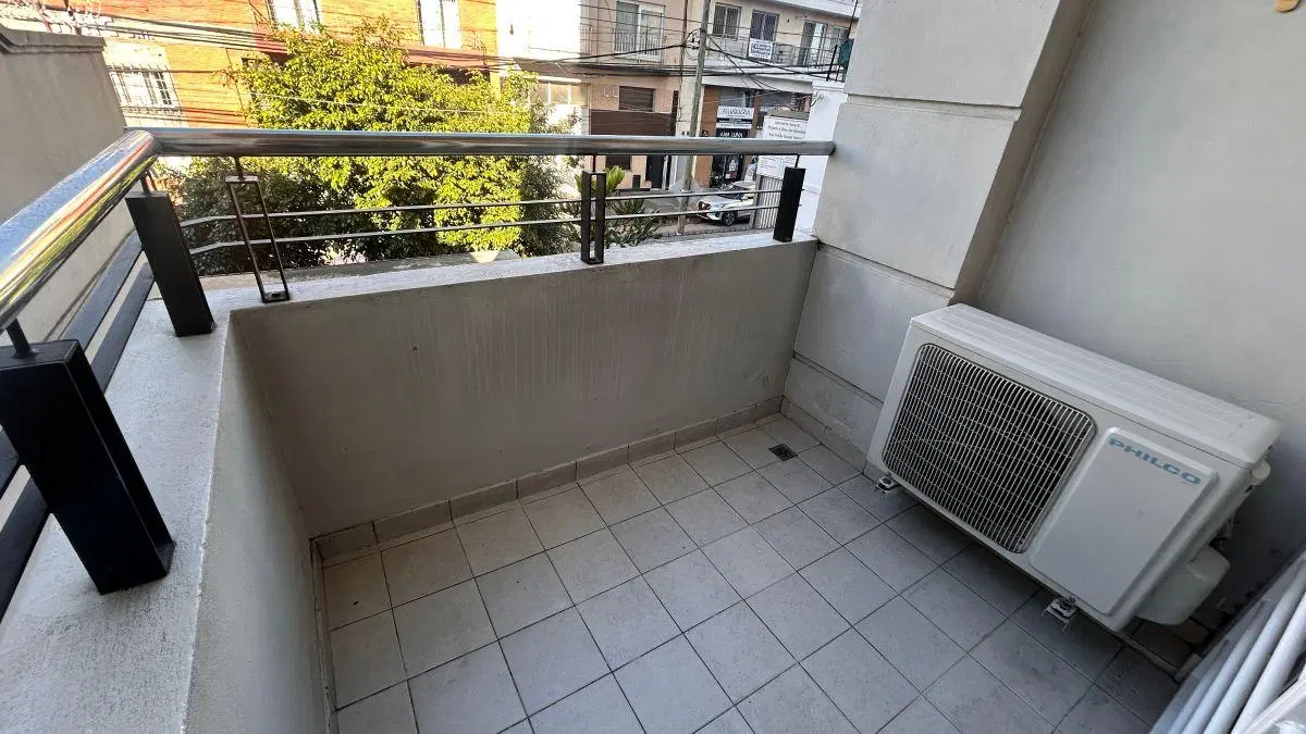 Alquiler Departamento 2 ambientes c/Balcón al Fte. - A 50 Mts de Av. H. Yrigoyen 5