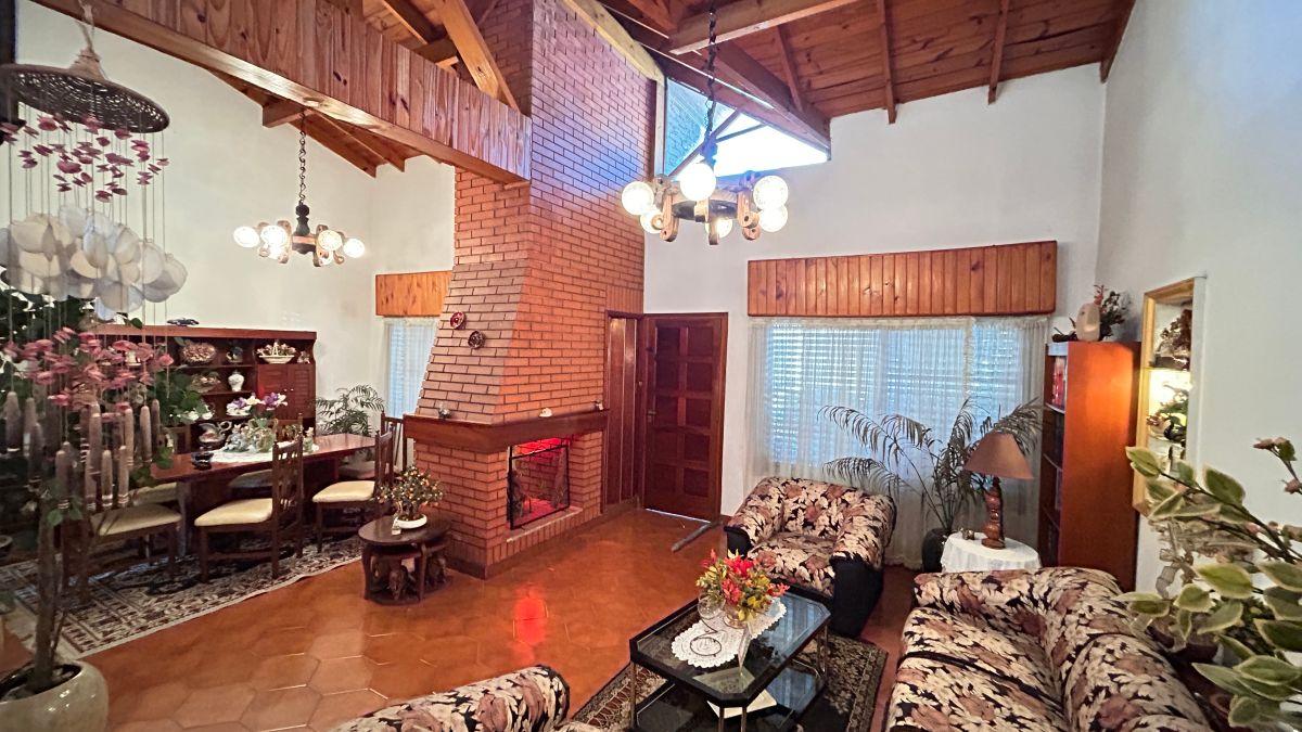 Foto de Venta Espectacular Casa en Lomas de Zamora - Cochera, Patio, Jardin, imagen 5