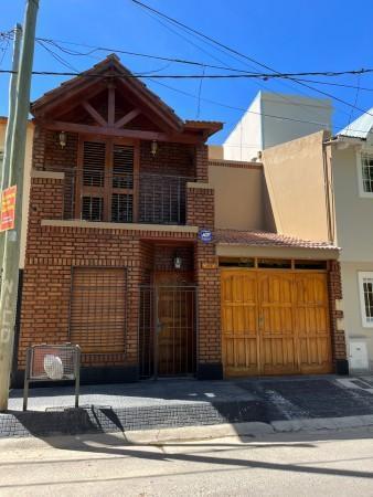 ALQUILA, Duplex dos dormitorios. Luminoso y Seguro. Mensajes a wathssApp