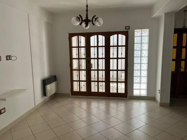 ALQUILA, Duplex dos dormitorios. Luminoso y Seguro. Mensajes a wathssApp 5