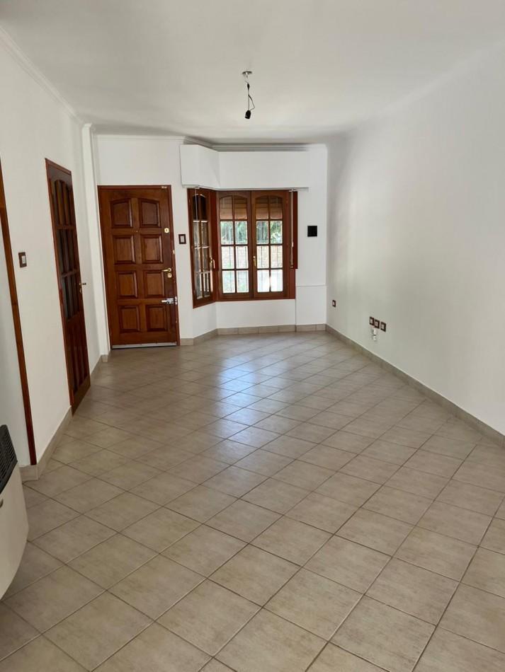 Foto de ALQUILER EXCELENTE DUPLEX .AMPLIO.LUMINOSO: SEGURO - GARAGE, imagen 5