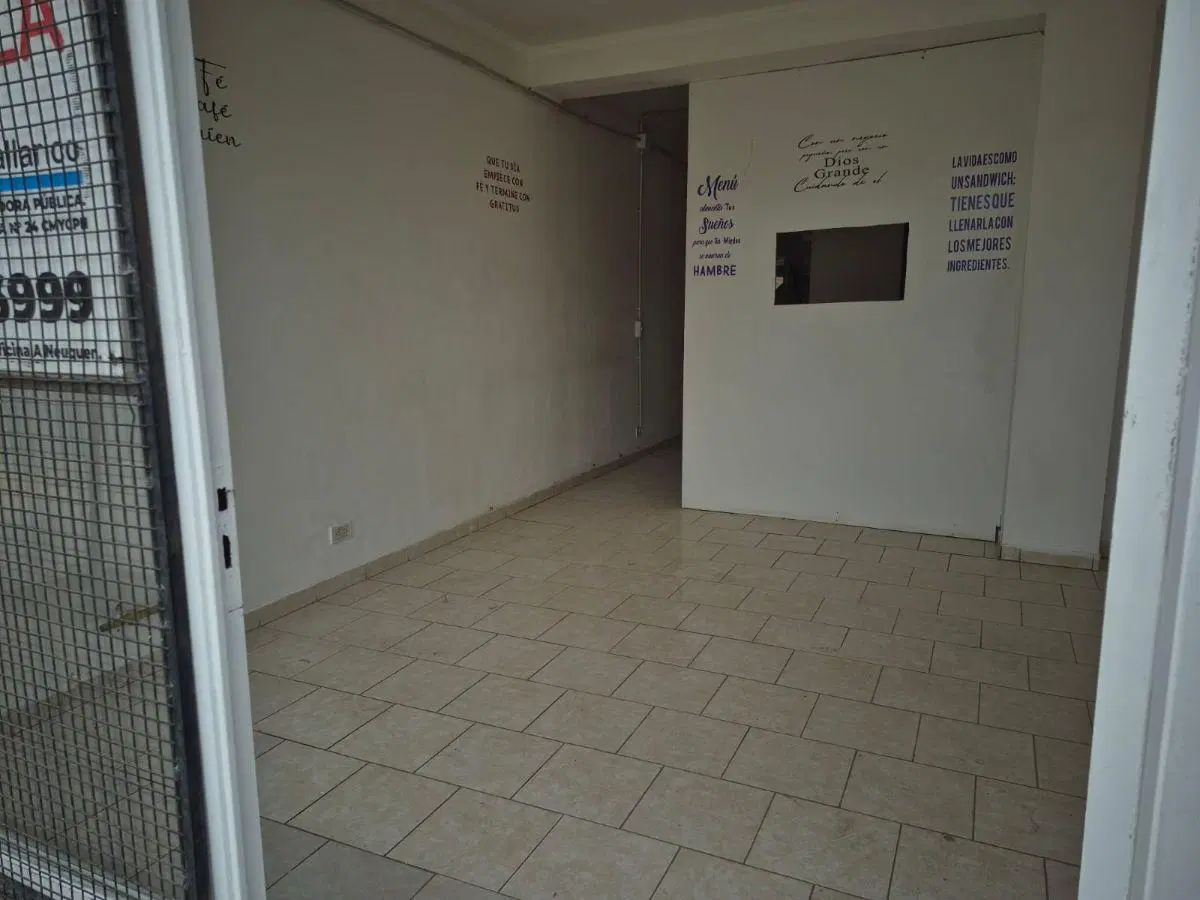 ALQUILER LOCAL COMERCIAL 4
