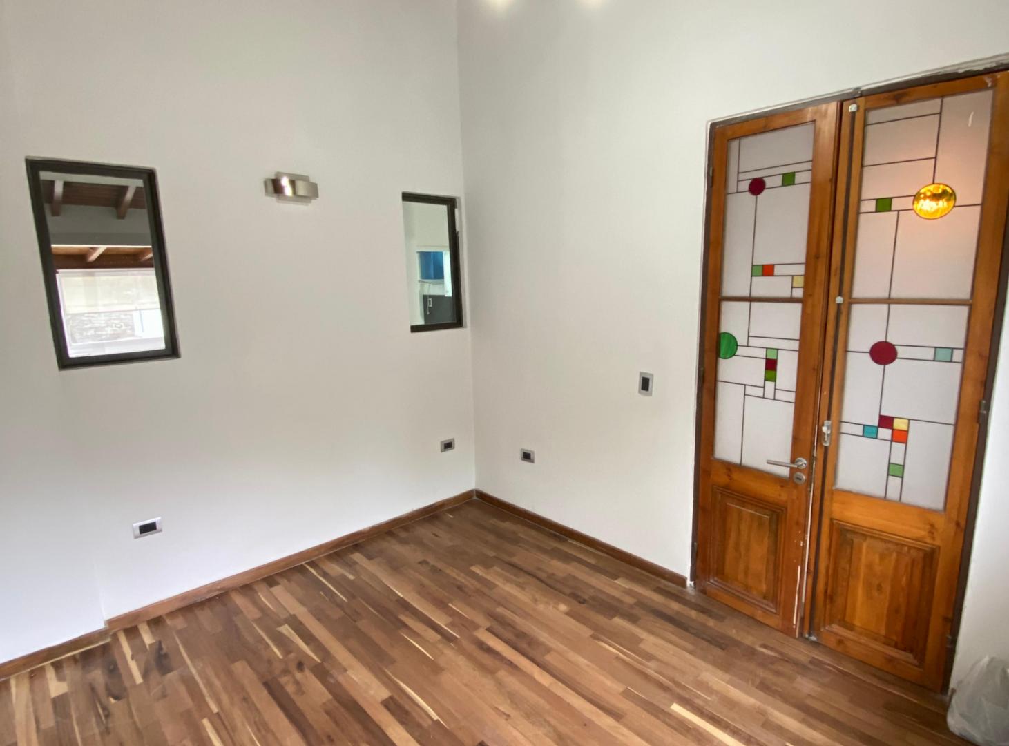 Foto de Venta de Casa en Barrio COPOL. En una sola planta., imagen 1