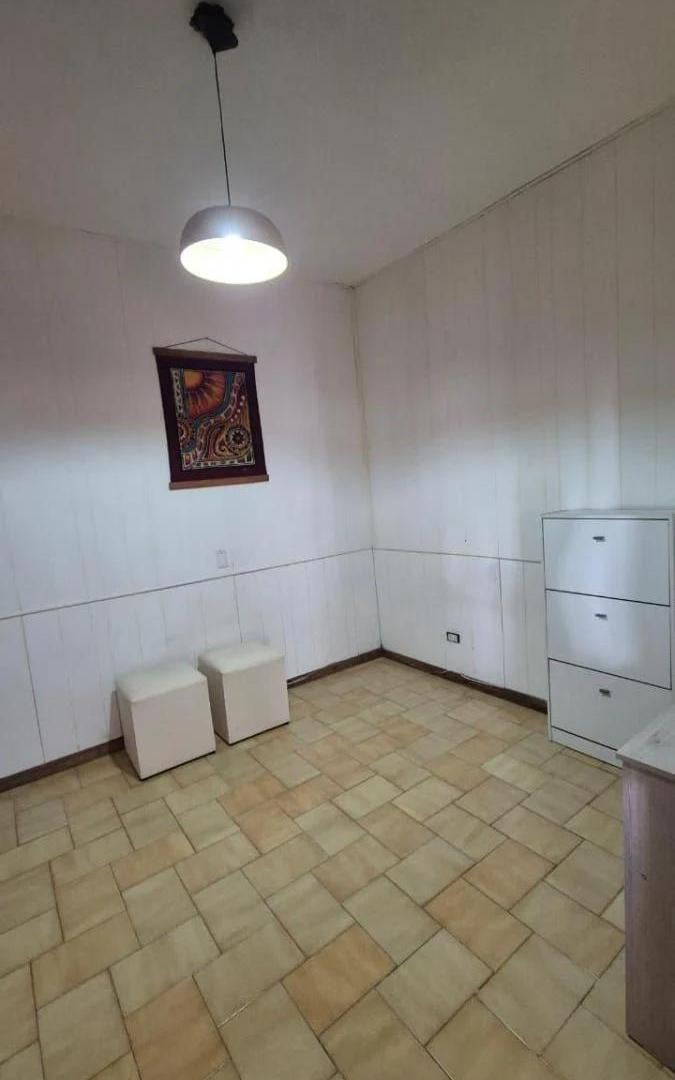 Foto de Excelente propiedad ABSOLUTAMENTE HABITABLE y con LOCALES COMERCIALES, imagen 4