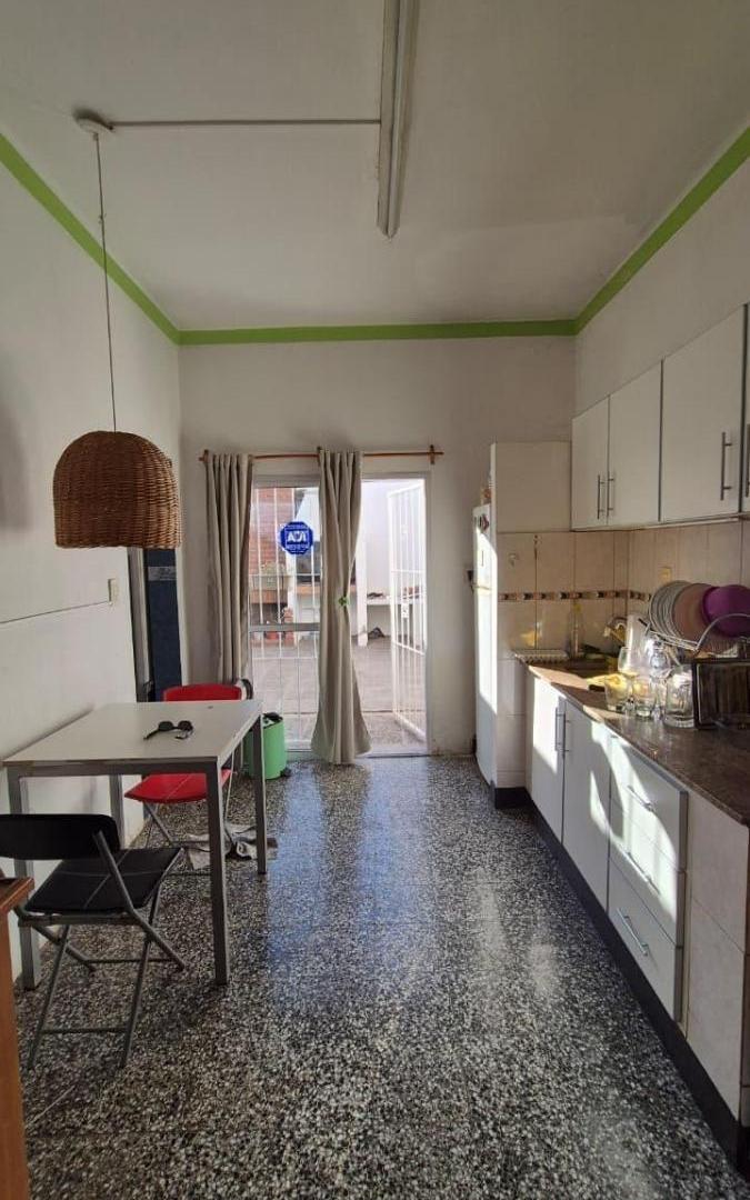 Foto de Excelente propiedad ABSOLUTAMENTE HABITABLE y con LOCALES COMERCIALES, imagen 5