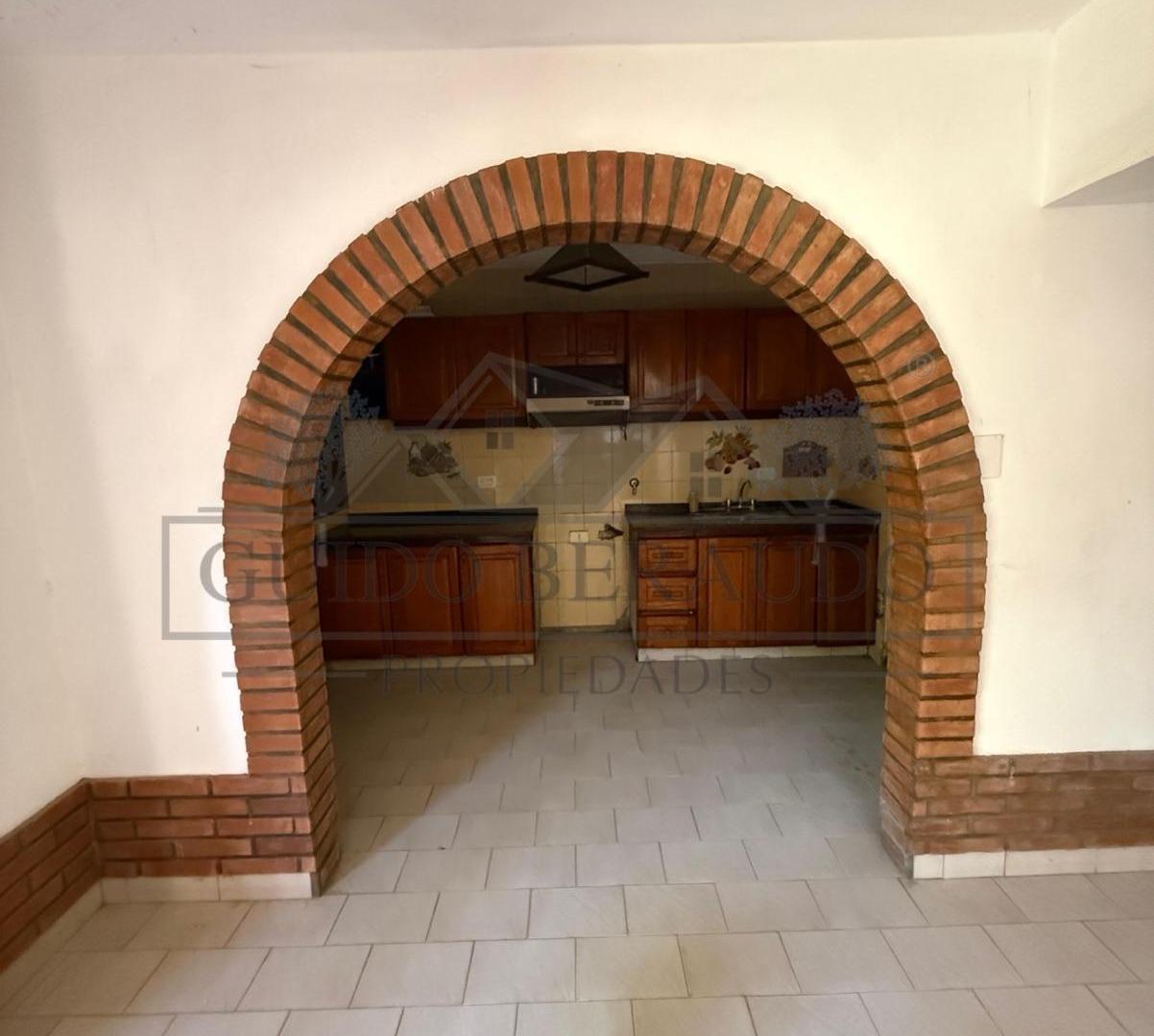 Foto de Casa y departamentos en Lisandro de la Torre, imagen 3