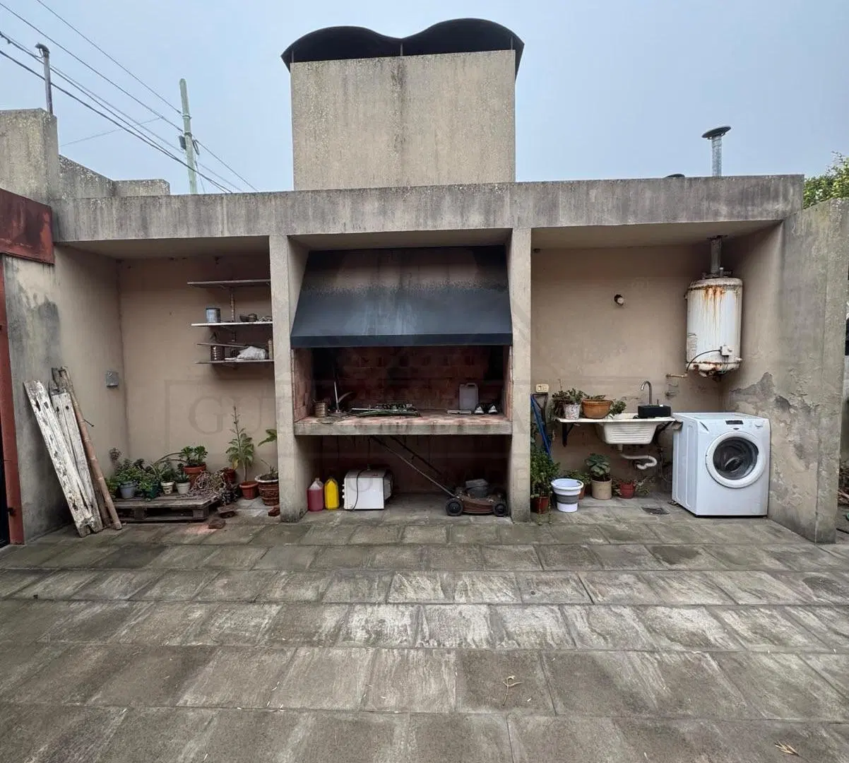 Casa en B. Lanusse, calle Entre Rios 3