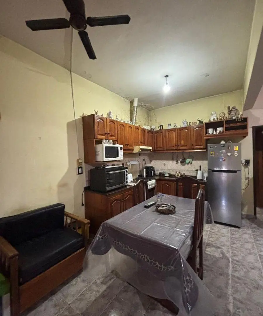Casa Americana en 2 plantas sobre lote de 10x 32 3