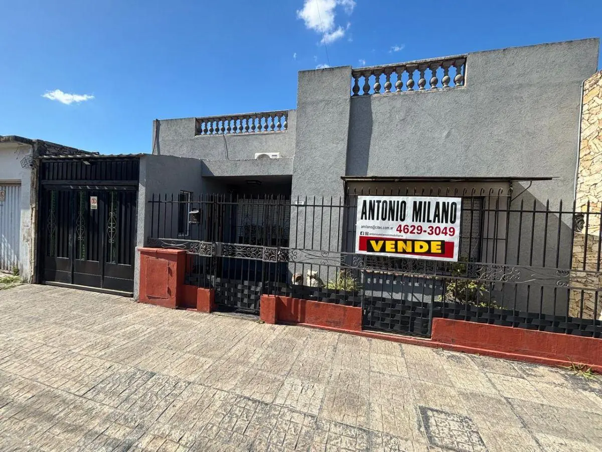 Casa Americana en 2 plantas sobre lote de 10x 32 1