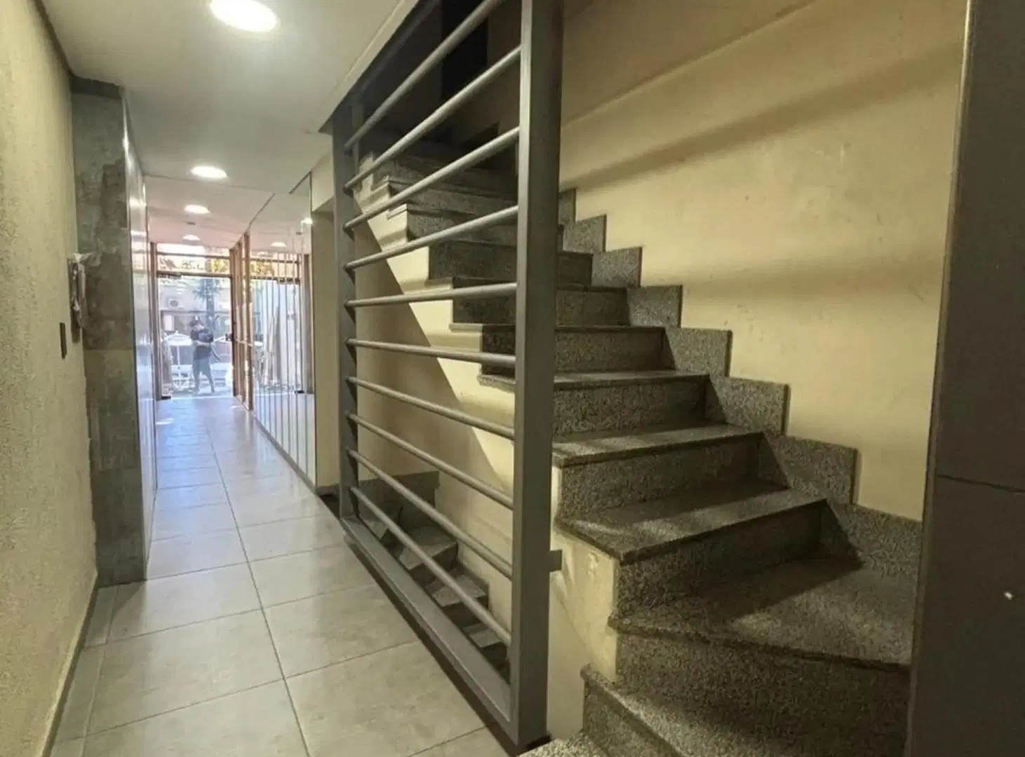 Departamento 3 ambientes con cochera en venta 4