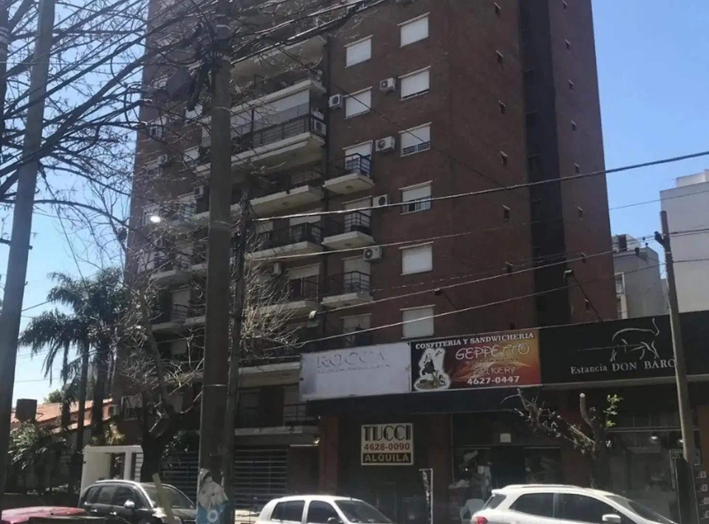 Amplio Semipiso 5 ambientes con posibilidad de 3 cocheras.- 4