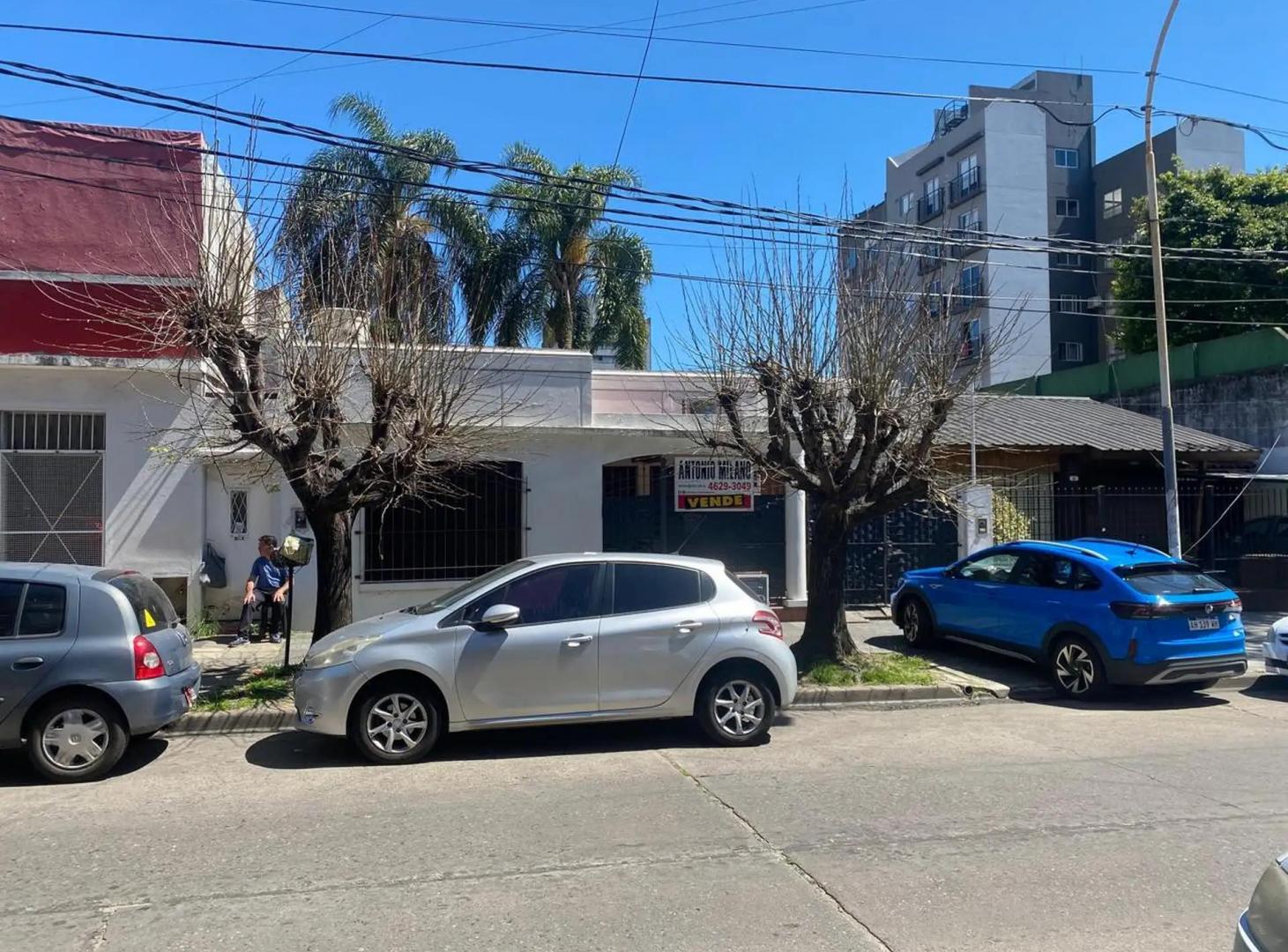 Foto de Importante casa en venta en Morón, imagen 1