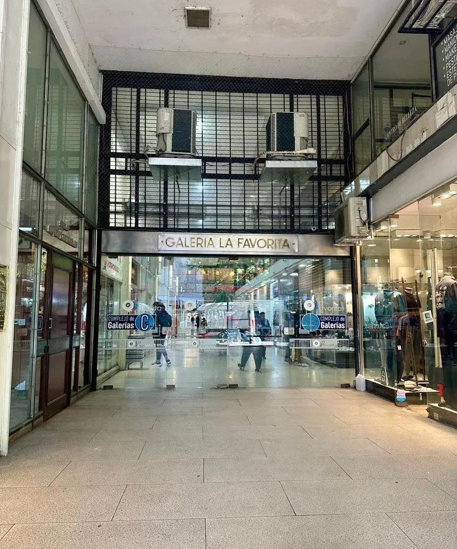 Local a la venta en Galeria La Favorita 3