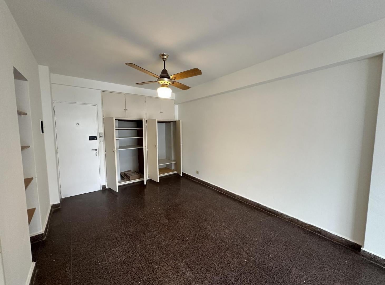 Foto de Departamento en venta Monoambiente en Barrio Centro, imagen 3