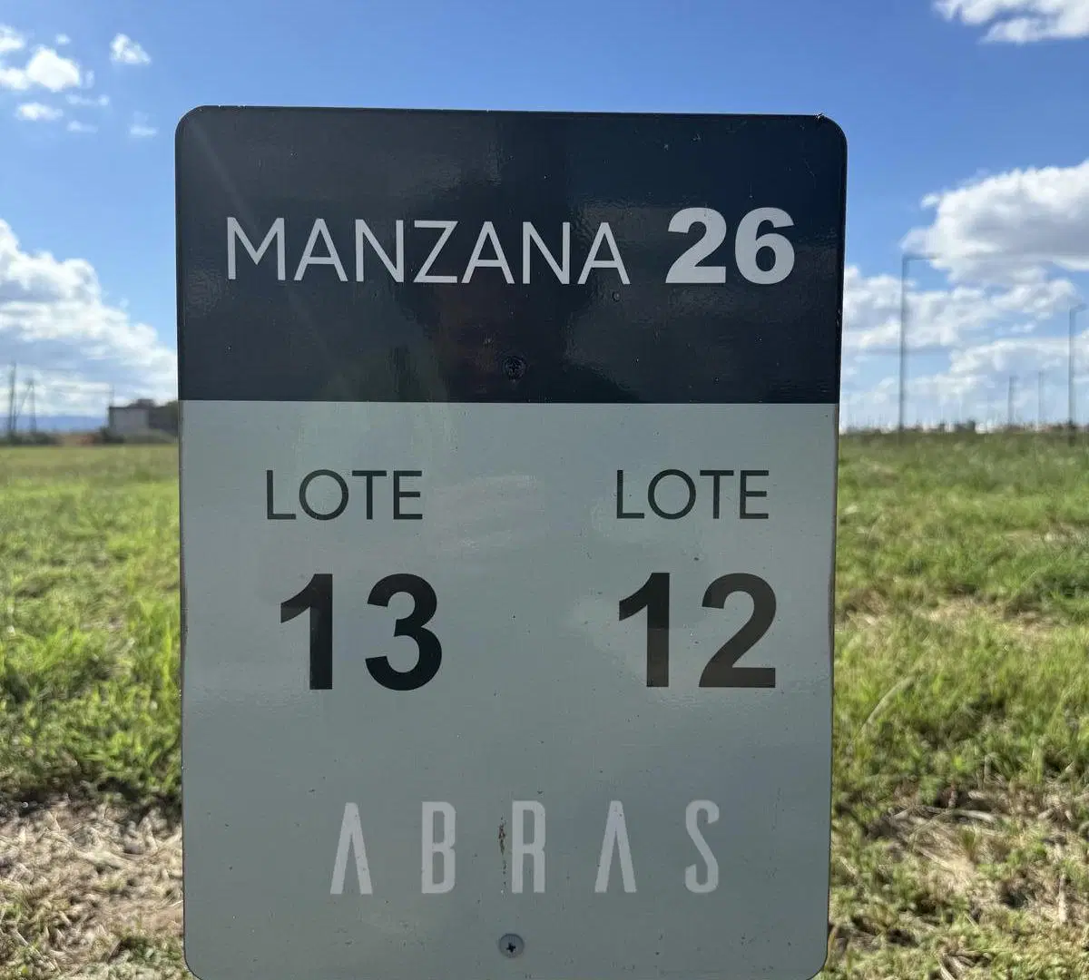 Terreno en venta en Abras de Manantiales, frente espacio verde, fondo norte 5