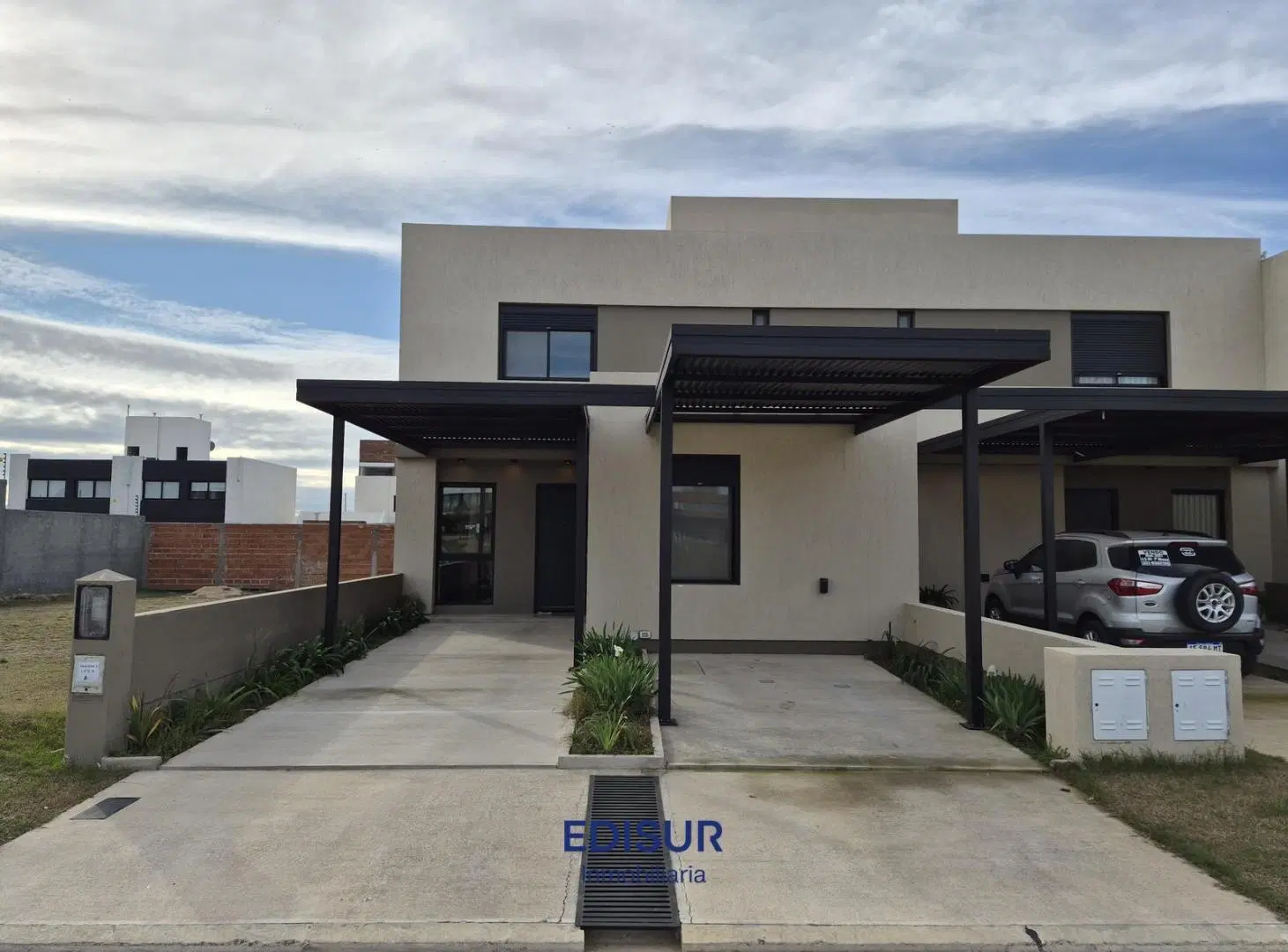 Casa en venta 4 dormitorios en Terrazas de Manantiales 2