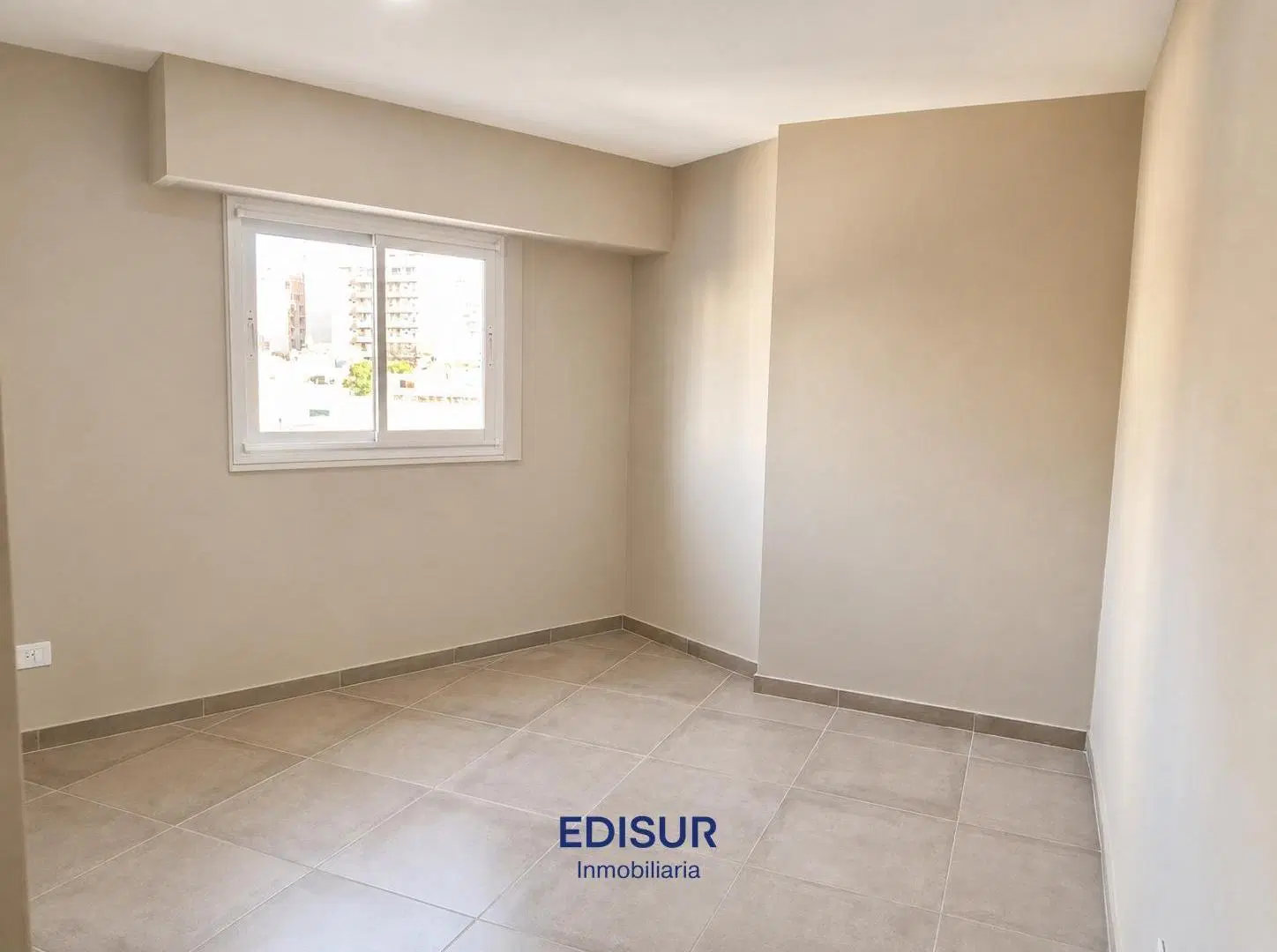 Gran departamento de Dos dormitorios en alquiler. Totalmente RENOVADO. 3