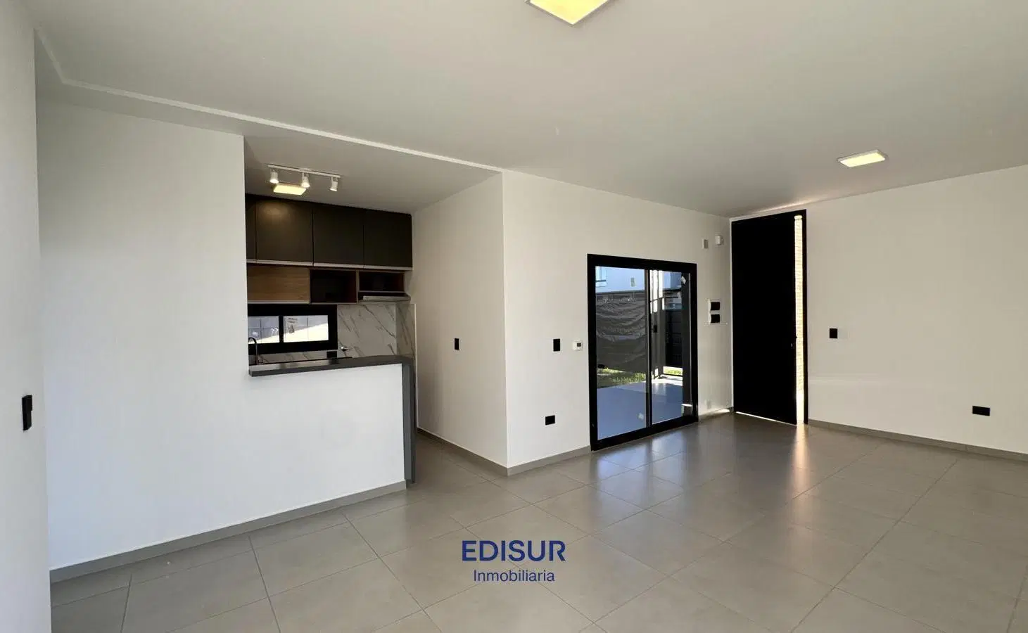 Duplex en Colinas de Manantiales 2