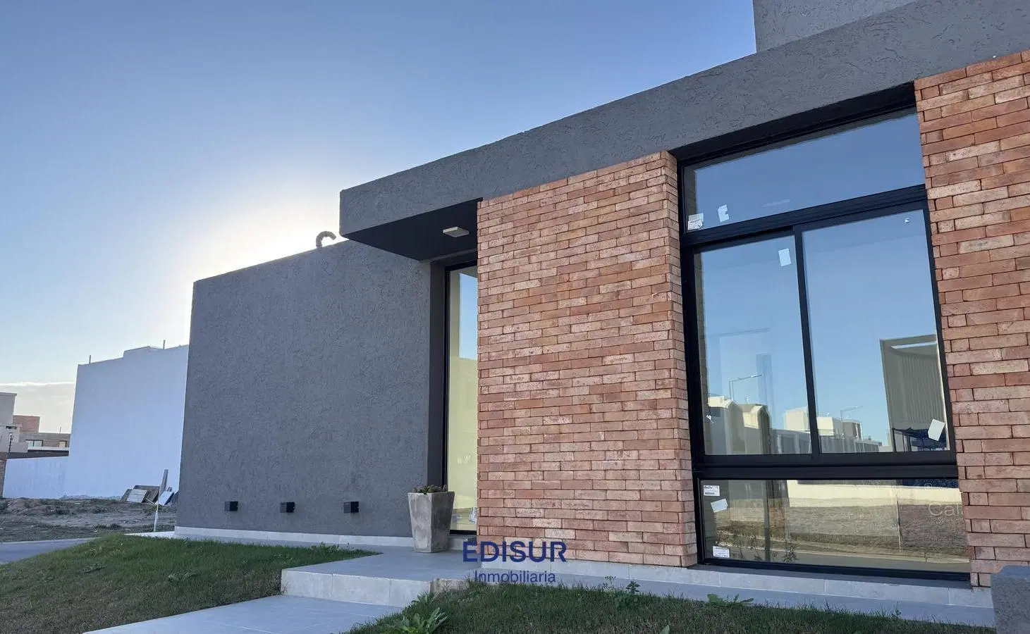 Duplex en Colinas de Manantiales 3