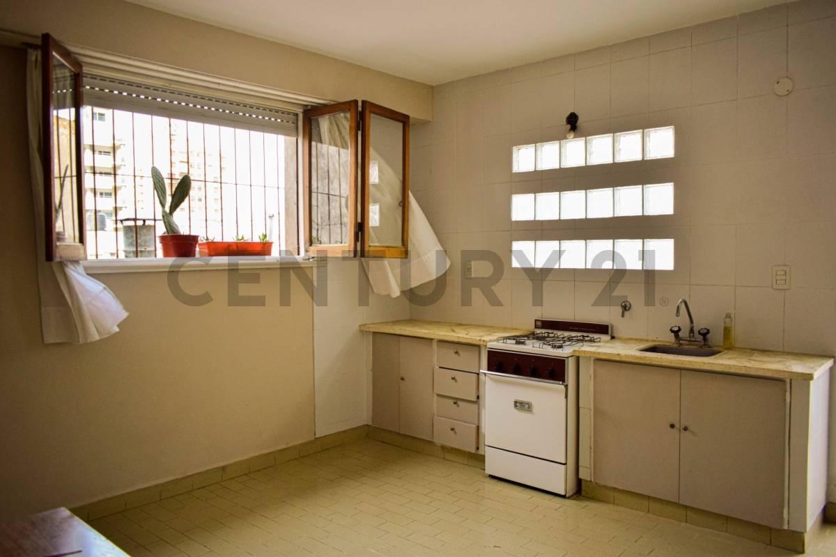 Venta de Local Comercial en Pb y Casa en Pa. Sobre Calle Betolaza Esquina Chacabuco de Tres Arroy 3