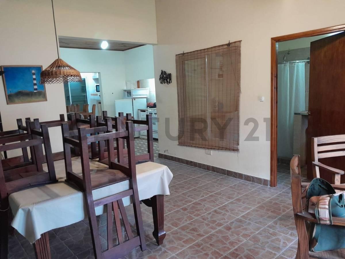 Foto de VENDEMOS CASA EN CLAROMECO SOBRE CALLE ASFALTADA CON GAS DE RED, imagen 4