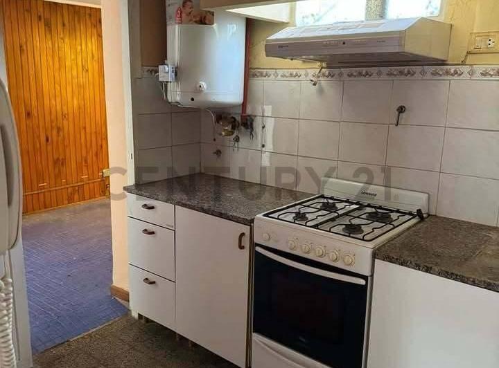 OPORTUNIDAD!! VENDEMOS CASA EN TRES ARROYOS A METROS DE PLAZA ESPAÑA 4
