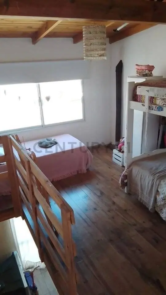 C21 LOPAZZO ESTUDIO INMOBILIARIO Vendemos Casa en Claromeco. 5