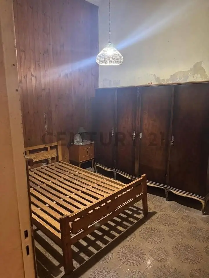 OPORTUNIDAD POR PRECIO!!! VENDEMOS CASA A RECICLAR!! 4