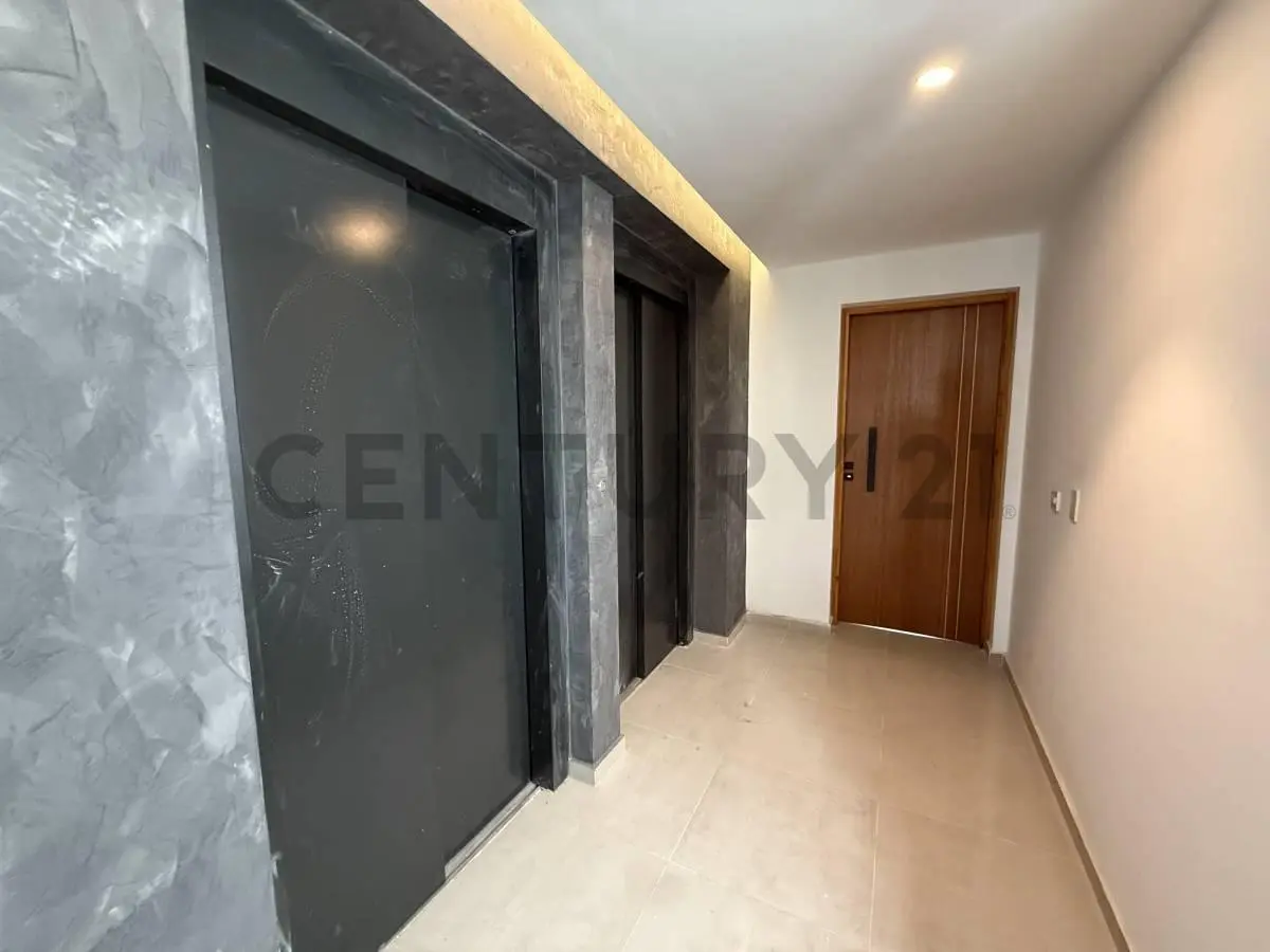 Departamento de 3 ambientes contrafrente con excelente distribución en 44 14 y 15 4