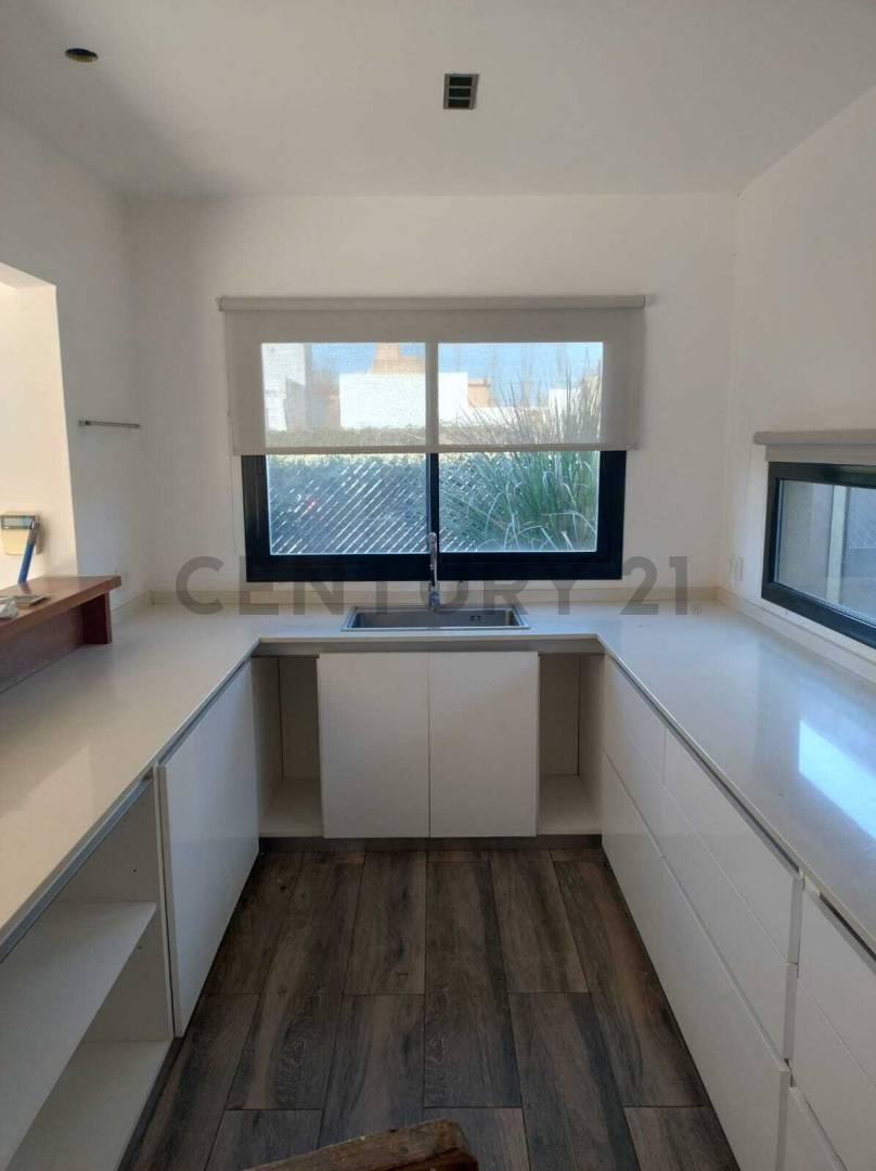 Foto de Excelente casa en Arturo Segui, imagen 3
