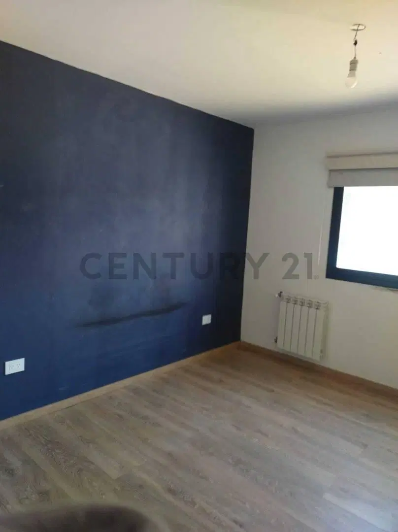 Excelente casa en Arturo Segui 8