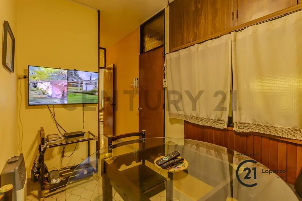 Casa impecable 2 plantas 8