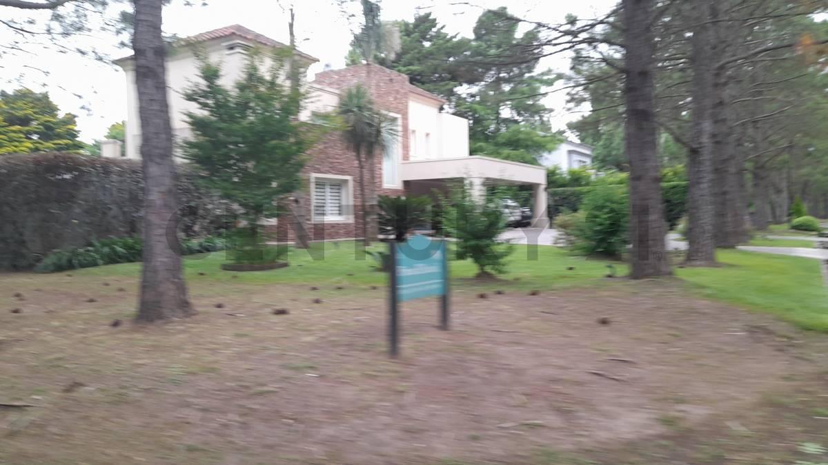 Foto de Vendemos exclusivo Lote en Club de Campo Miralagos 1, imagen 5