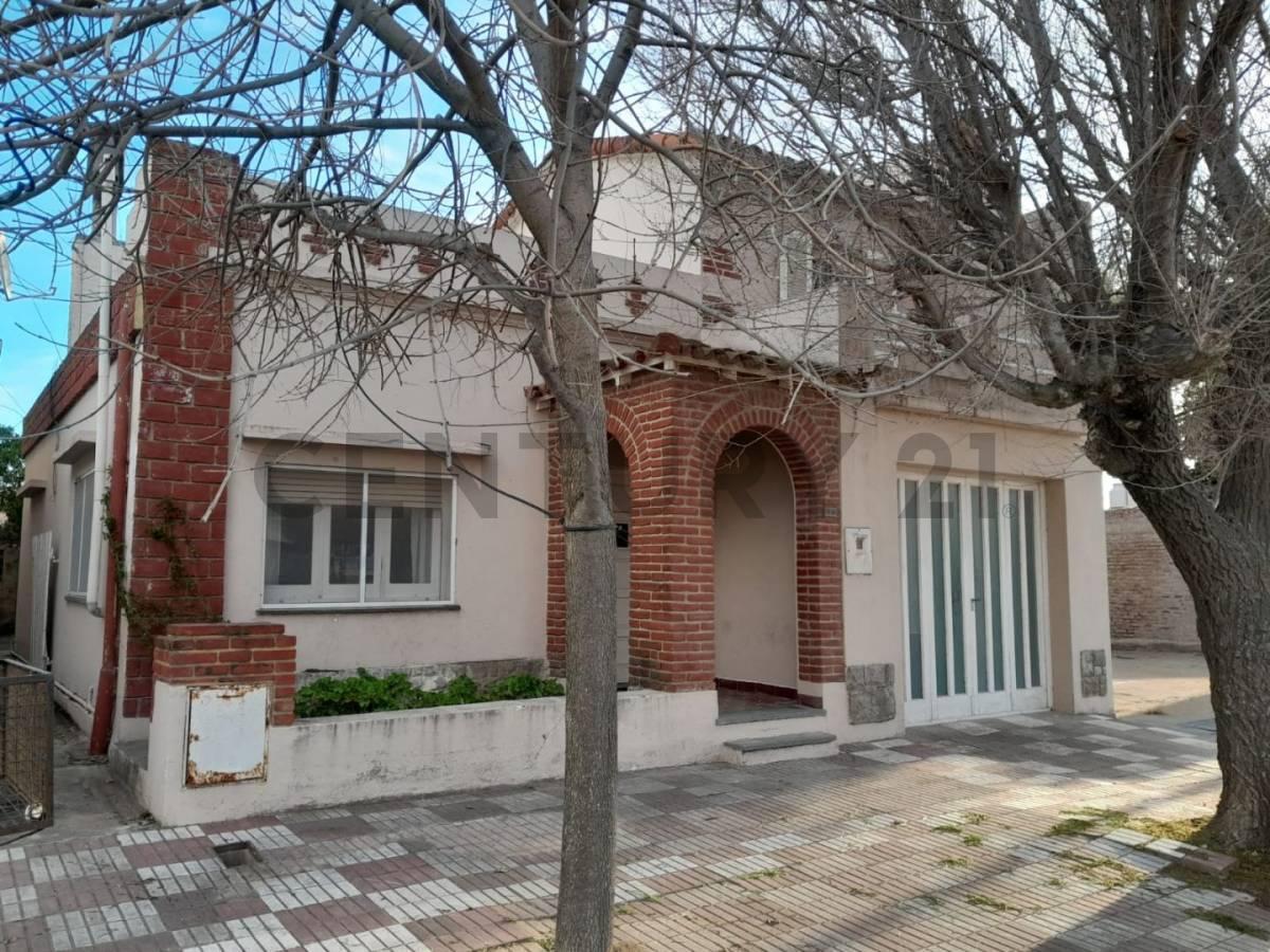 Foto de VENDEMOS CASA EN CLAROMECO A 150 MTS. DEL MAR SOBRE LOTE DE 10X40 CON, imagen 1