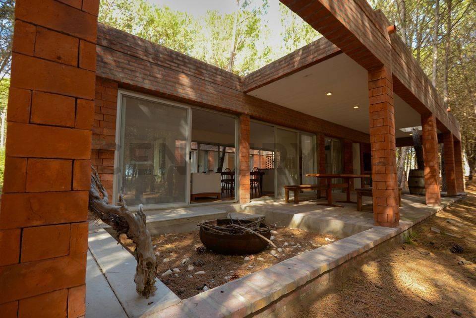 Foto de Vendemos casa en el bosque de Claromecó, imagen 1