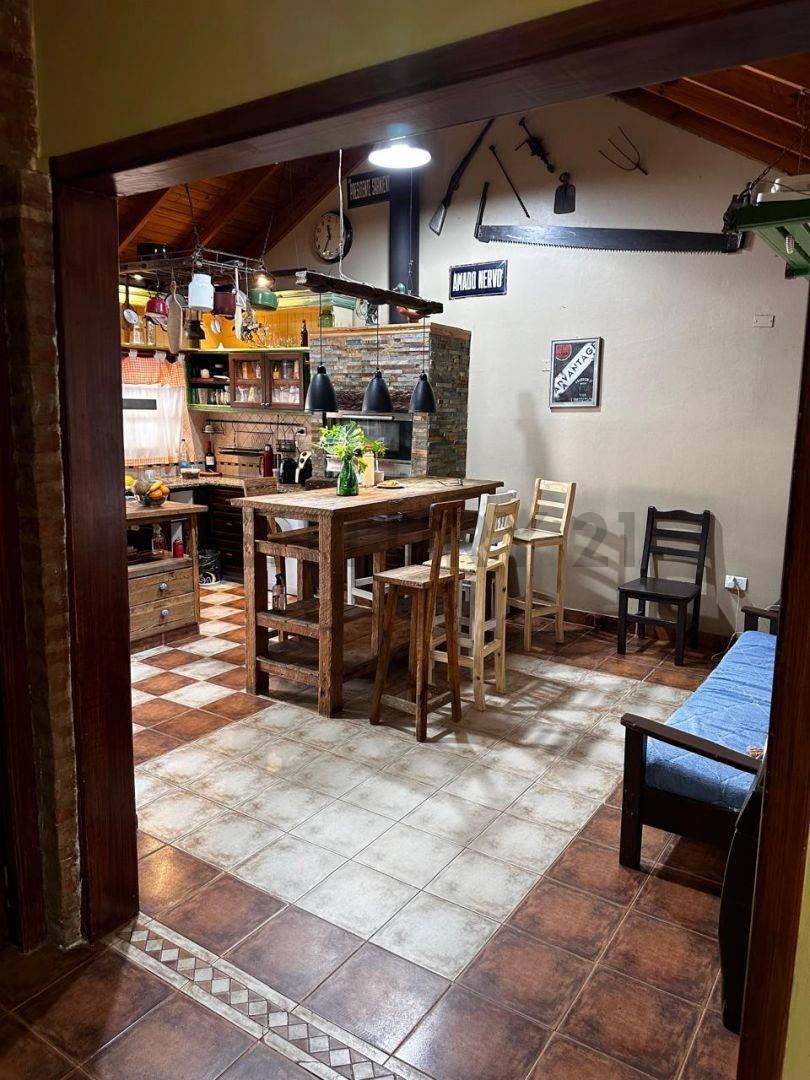 Foto de VENTA CASA 3 AMB, COCHERA, PILETA, BARRIO SAN CARLOS, imagen 5