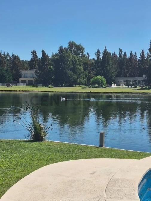 Foto de Lote Premium de 1.290 m² en Miralagos Club de Campo – Vista a laguna y, imagen 1