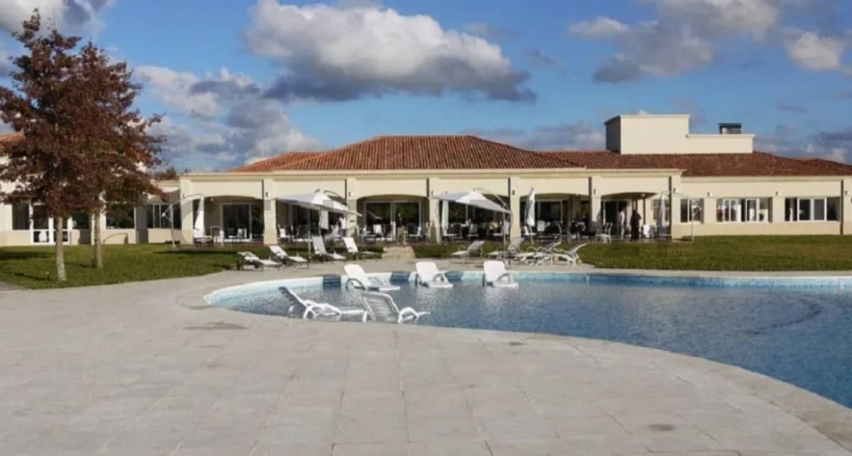 Foto de Lote Premium de 1.290 m² en Miralagos Club de Campo – Vista a laguna y, imagen 2