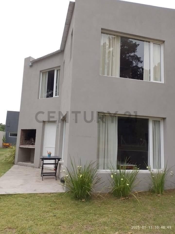 Foto de OPORTUNIDAD!!! VENDEMOS COMPLEJO DE DOS DUPLEX + CASA EN EXCELENTE, imagen 1