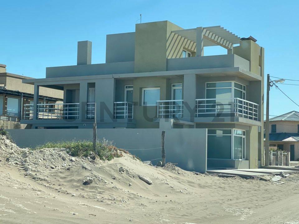 Foto de Vendemos Imponente Casa con Vista al Mar de Claromecó, imagen 2