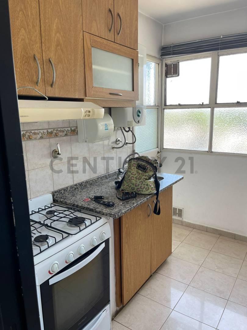 Foto de Departamento de 2 dormitorios en avenida, imagen 3
