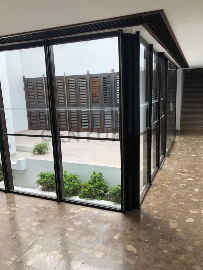Foto de Casa de autor en Diagonal 74 . Arquitectura + ubicación estratégica ., imagen 2