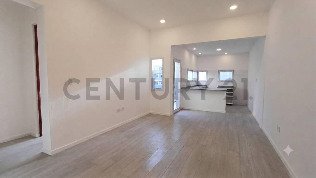 Foto de VENTA | CASA 2 dormitorios | La Plata, imagen 4