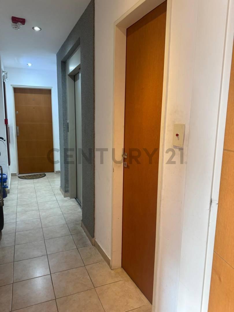 Foto de Departamento en Edificio de Categoría – Frente a Plaza Máximo Paz (13 y, imagen 5