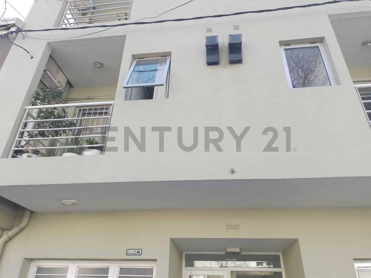 Foto de Impecable departamento de 1 dormitorio con balcon., imagen 1