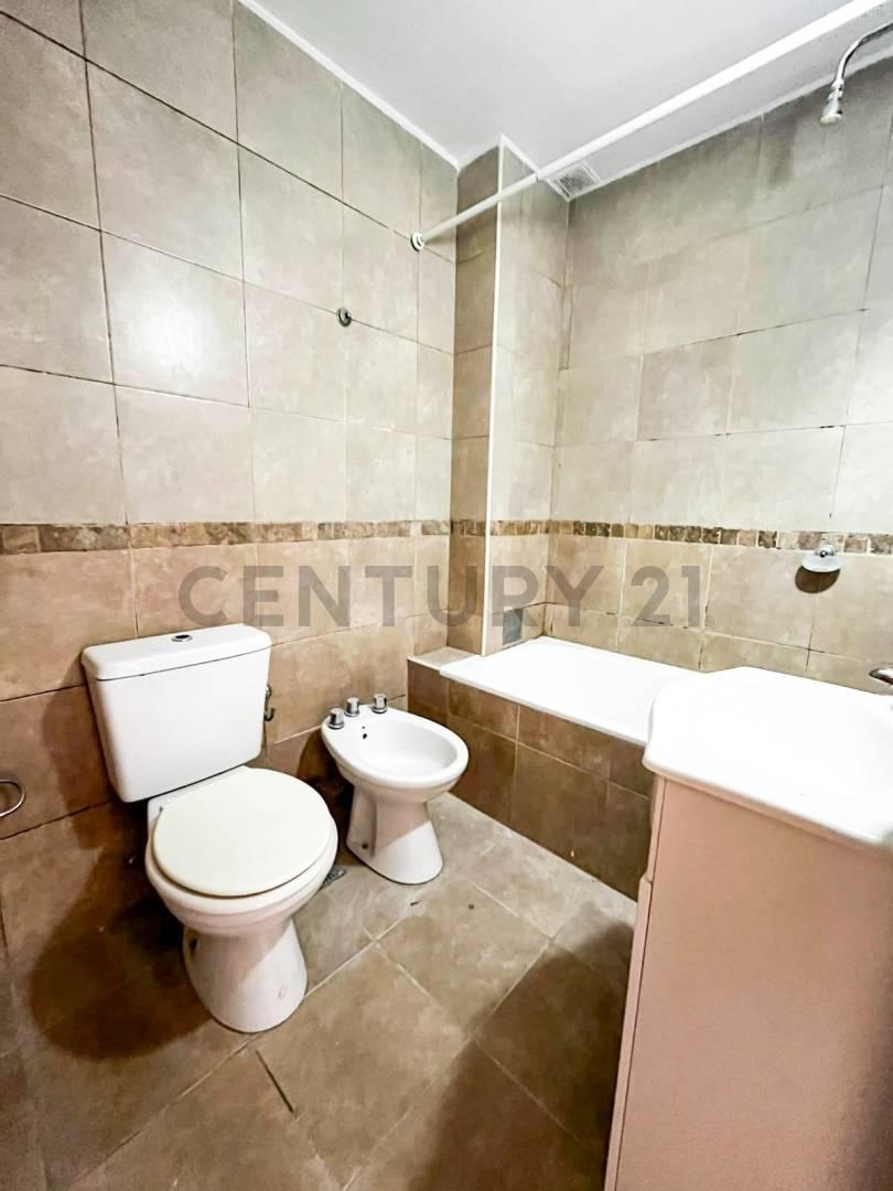 Foto de Departamento 2 ambientes con cochera - 1 piso por escalera, imagen 5
