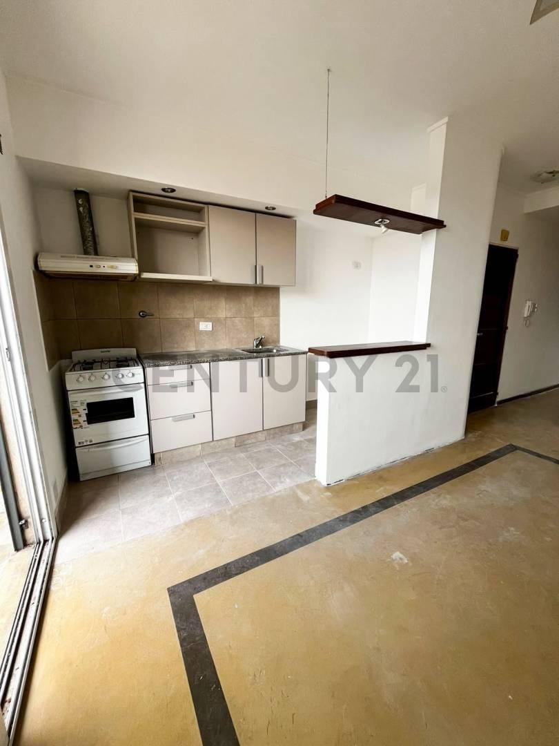 Foto de Departamento 2 ambientes con cochera - 1 piso por escalera, imagen 3